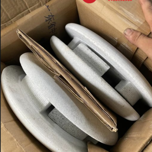 Núm Che Đáy Nguyên Khối